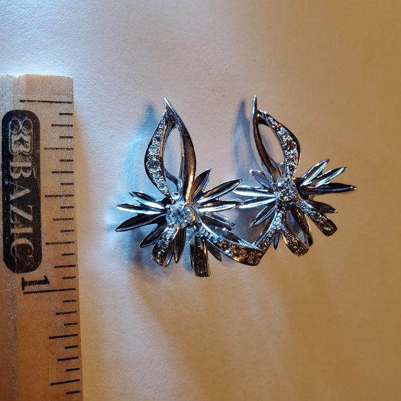 14K  WHITE  GOLD  DIAMOND  EARRINGS. - Picture 7 of 8